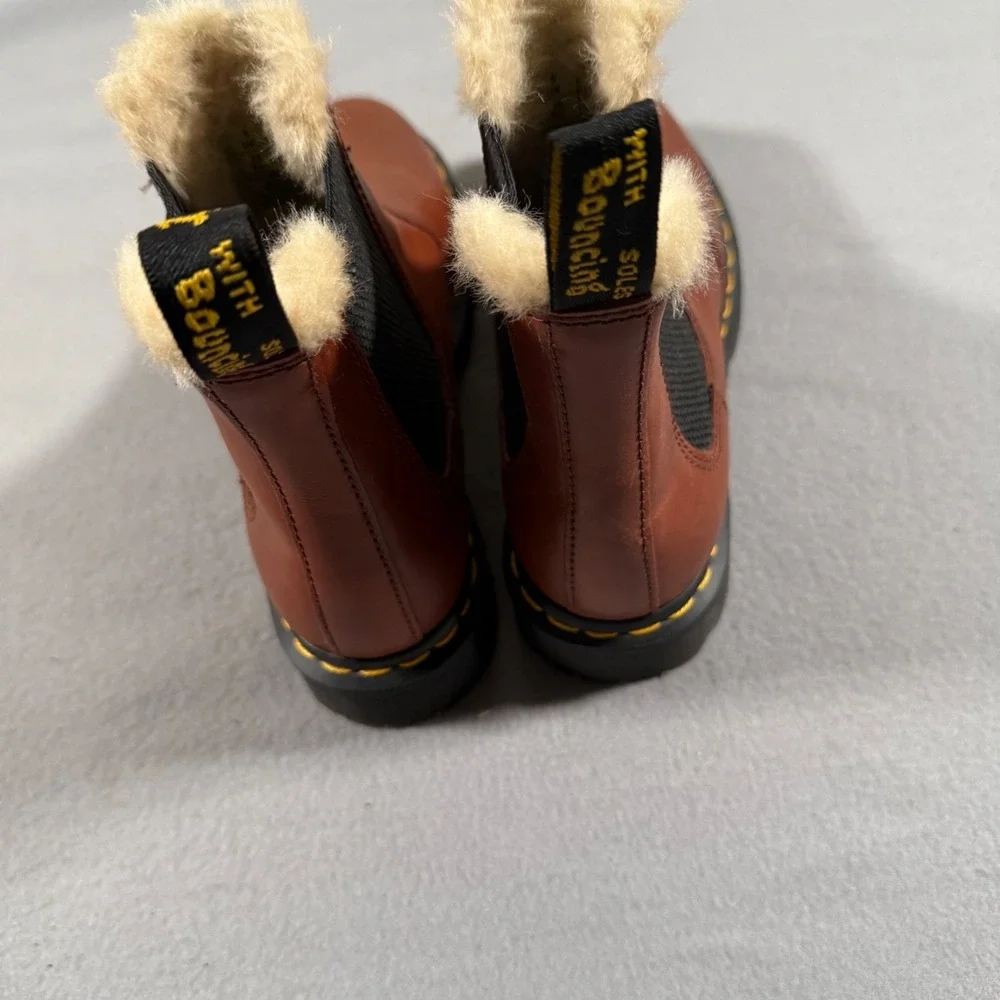 Dr Martens Leonore Chelsea Boots Faux Fur Lined Brown Leather 2976 US Womens 7